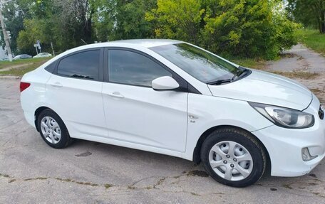 Hyundai Solaris II рестайлинг, 2013 год, 810 000 рублей, 7 фотография