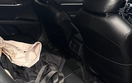 Toyota Camry, 2018 год, 2 350 000 рублей, 5 фотография