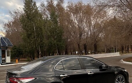 Toyota Camry, 2018 год, 2 350 000 рублей, 3 фотография