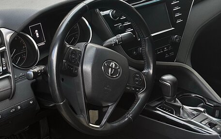 Toyota Camry, 2018 год, 2 350 000 рублей, 6 фотография