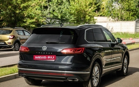 Volkswagen Touareg III, 2018 год, 4 750 000 рублей, 6 фотография