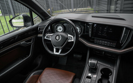 Volkswagen Touareg III, 2018 год, 4 750 000 рублей, 12 фотография