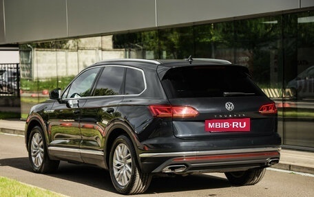 Volkswagen Touareg III, 2018 год, 4 750 000 рублей, 8 фотография