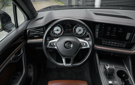 Volkswagen Touareg III, 2018 год, 4 750 000 рублей, 14 фотография