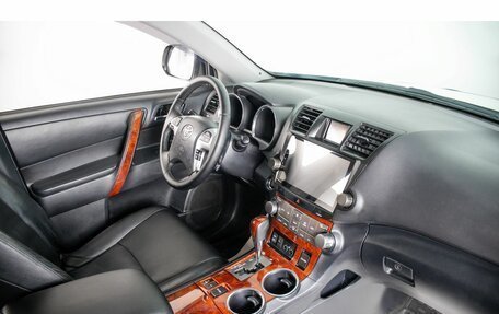 Toyota Highlander III, 2011 год, 1 899 000 рублей, 11 фотография