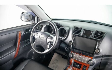 Toyota Highlander III, 2011 год, 1 899 000 рублей, 12 фотография
