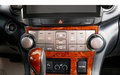 Toyota Highlander III, 2011 год, 1 899 000 рублей, 19 фотография