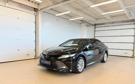 Toyota Camry, 2019 год, 2 999 900 рублей, 2 фотография