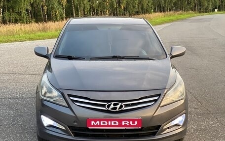 Hyundai Solaris II рестайлинг, 2016 год, 800 000 рублей, 2 фотография