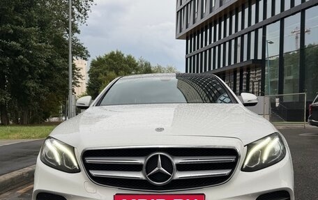Mercedes-Benz E-Класс, 2020 год, 3 150 000 рублей, 1 фотография