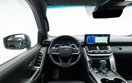 Toyota Land Cruiser, 2024 год, 12 990 000 рублей, 13 фотография