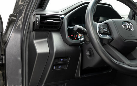 Toyota Land Cruiser, 2024 год, 12 990 000 рублей, 14 фотография