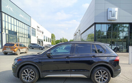 Volkswagen Tiguan II, 2020 год, 2 705 000 рублей, 10 фотография