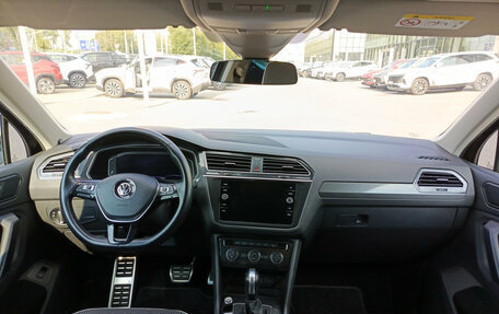 Volkswagen Tiguan II, 2020 год, 2 705 000 рублей, 17 фотография