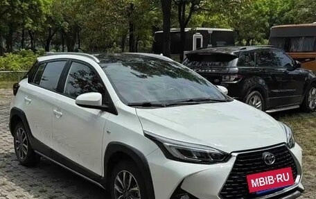 Toyota Yaris XP150 рестайлинг, 2021 год, 1 350 000 рублей, 2 фотография