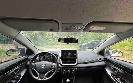 Toyota Yaris XP150 рестайлинг, 2021 год, 1 350 000 рублей, 9 фотография