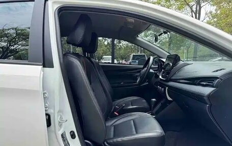 Toyota Yaris XP150 рестайлинг, 2021 год, 1 350 000 рублей, 10 фотография