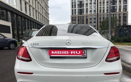 Mercedes-Benz E-Класс, 2020 год, 3 150 000 рублей, 5 фотография