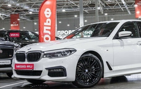 BMW 5 серия, 2018 год, 3 739 700 рублей, 2 фотография