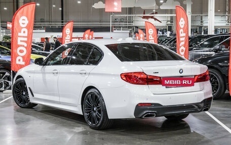 BMW 5 серия, 2018 год, 3 739 700 рублей, 11 фотография