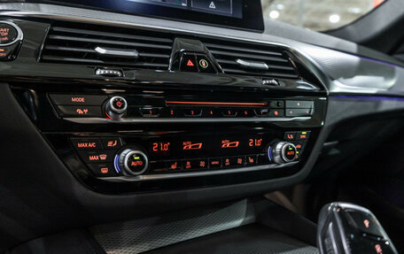 BMW 5 серия, 2018 год, 3 739 700 рублей, 22 фотография