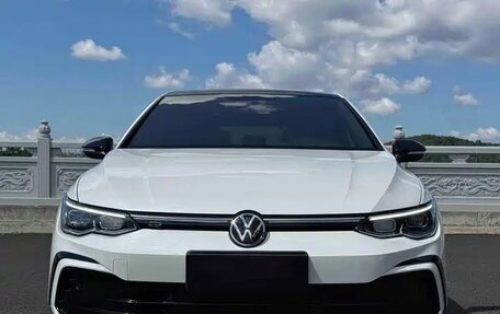Volkswagen Golf VIII, 2023 год, 1 950 000 рублей, 3 фотография