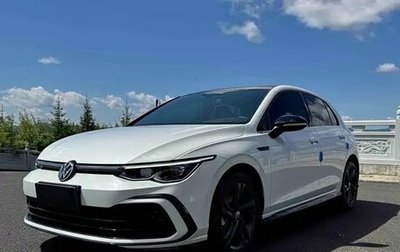 Volkswagen Golf VIII, 2023 год, 1 950 000 рублей, 1 фотография