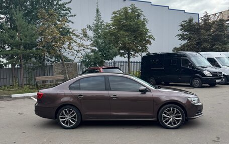 Volkswagen Jetta VI, 2015 год, 1 300 000 рублей, 2 фотография