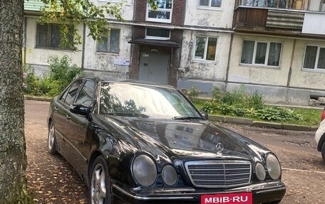 Mercedes-Benz E-Класс, 2000 год, 270 000 рублей, 1 фотография