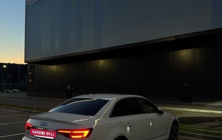 Audi A4, 2019 год, 2 200 000 рублей, 13 фотография