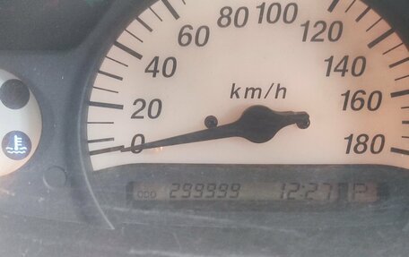 Toyota Platz, 2000 год, 300 000 рублей, 14 фотография