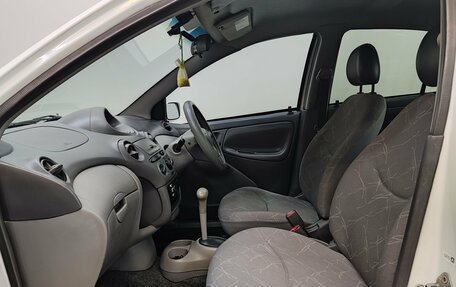 Toyota Platz, 2000 год, 300 000 рублей, 18 фотография