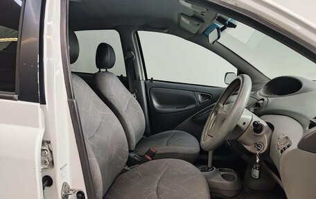 Toyota Platz, 2000 год, 300 000 рублей, 16 фотография