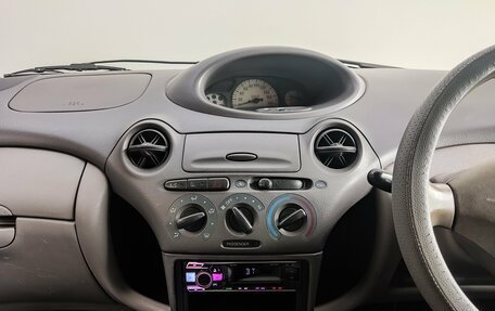 Toyota Platz, 2000 год, 300 000 рублей, 12 фотография