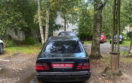 Mercedes-Benz E-Класс, 2000 год, 270 000 рублей, 2 фотография