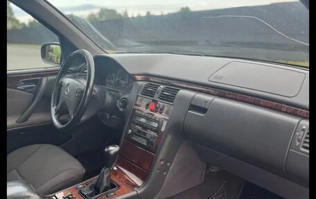 Mercedes-Benz E-Класс, 2000 год, 270 000 рублей, 4 фотография