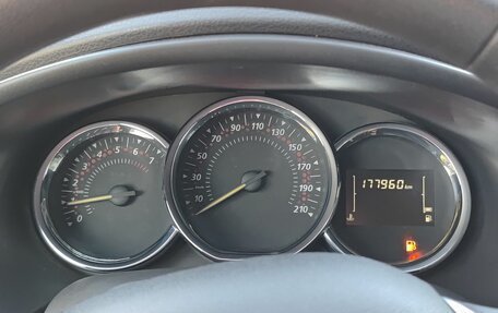 Renault Logan II, 2019 год, 920 000 рублей, 13 фотография