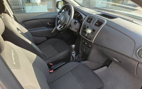 Renault Logan II, 2019 год, 920 000 рублей, 11 фотография