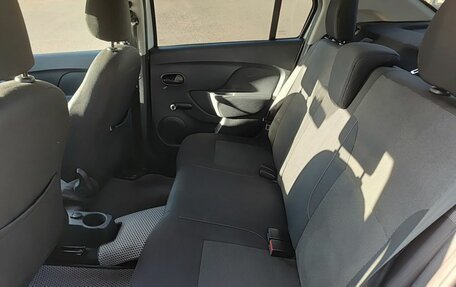 Renault Logan II, 2019 год, 920 000 рублей, 12 фотография