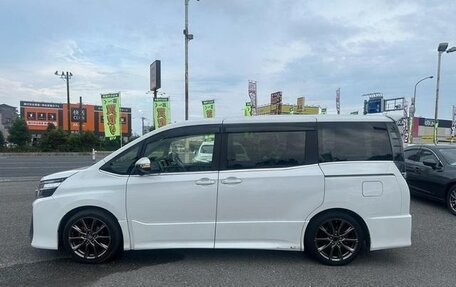 Toyota Voxy III, 2016 год, 1 385 008 рублей, 3 фотография