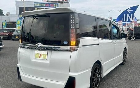 Toyota Voxy III, 2016 год, 1 385 008 рублей, 6 фотография