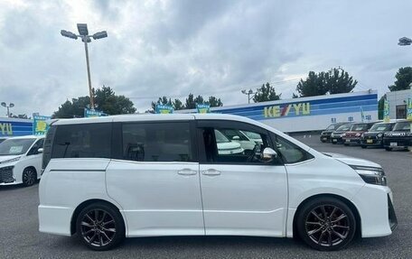 Toyota Voxy III, 2016 год, 1 385 008 рублей, 7 фотография