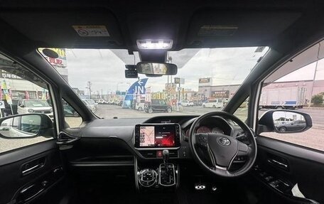 Toyota Voxy III, 2016 год, 1 385 008 рублей, 12 фотография