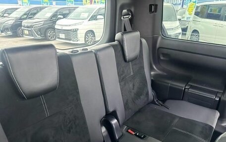 Toyota Voxy III, 2016 год, 1 385 008 рублей, 22 фотография