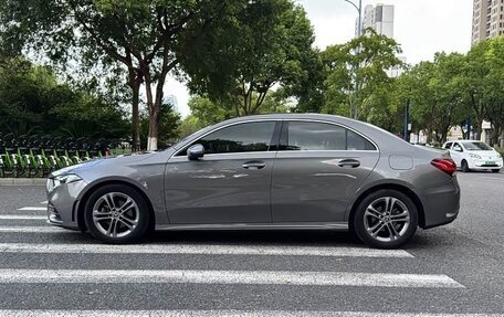 Mercedes-Benz A-Класс, 2022 год, 1 750 000 рублей, 2 фотография