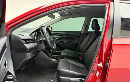 Toyota Yaris XP150 рестайлинг, 2022 год, 1 117 009 рублей, 12 фотография