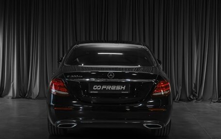 Mercedes-Benz E-Класс, 2019 год, 3 299 000 рублей, 4 фотография
