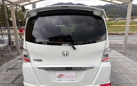 Honda Freed I, 2013 год, 780 000 рублей, 3 фотография