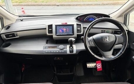 Honda Freed I, 2013 год, 780 000 рублей, 6 фотография