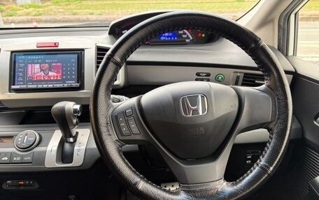 Honda Freed I, 2013 год, 780 000 рублей, 23 фотография